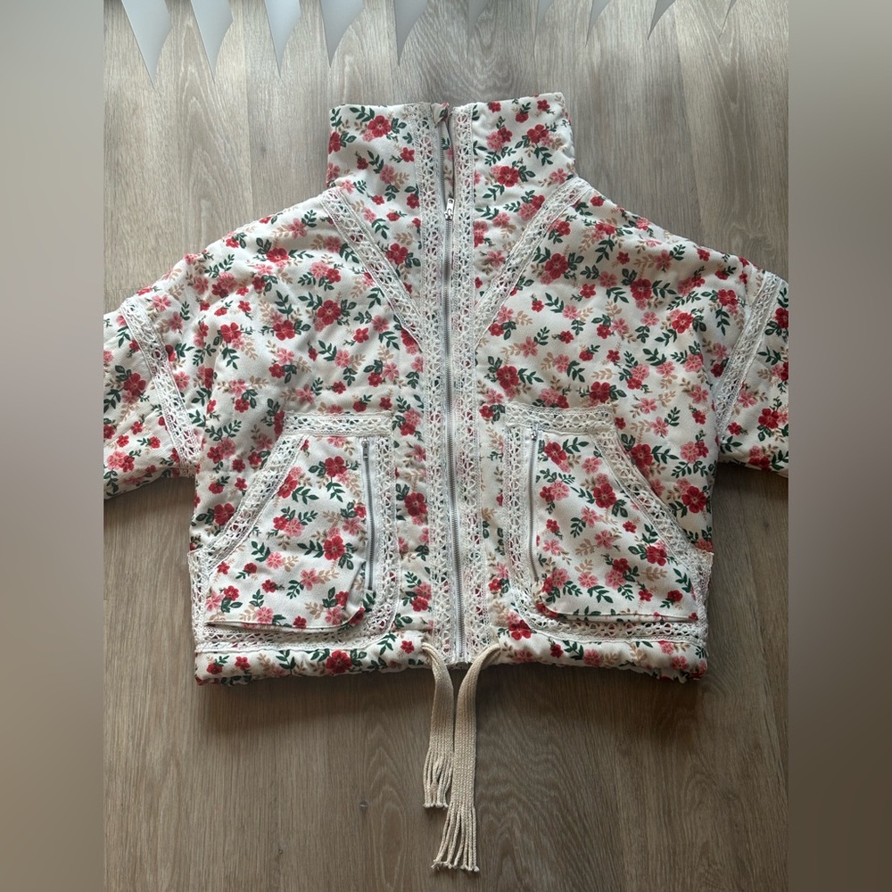 POL Quilted Floral Zip-Up Puffer in White with Pink and Green Flowers